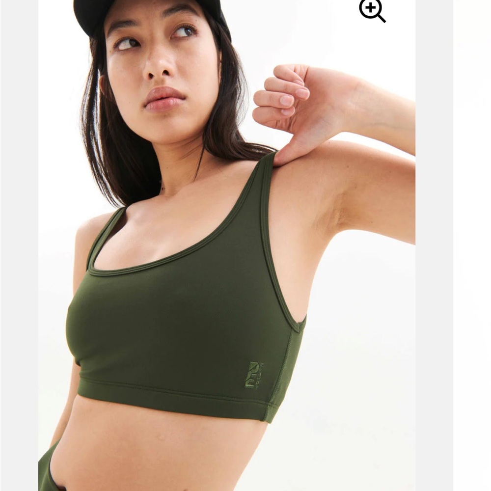 PE NATION AMPLIFY SPORTS BRA - ARMY GREEN / RIFLE GREEN